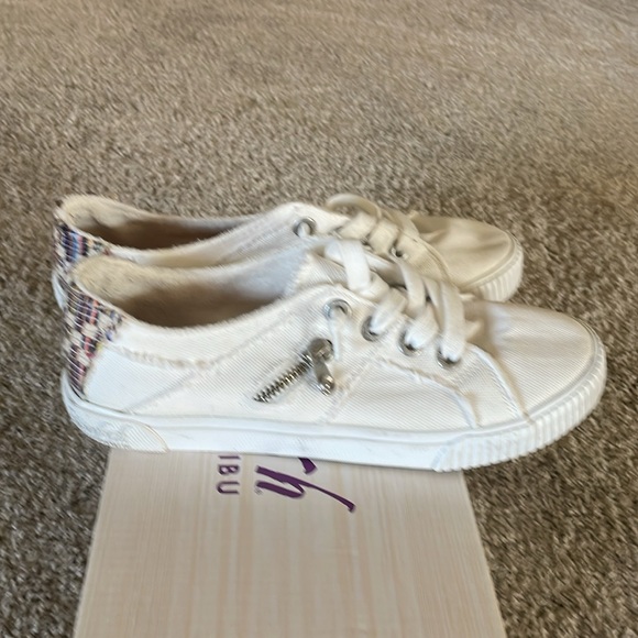 Blowfish Malibu Fruit Canvas Sneaker - Picture 3 of 3